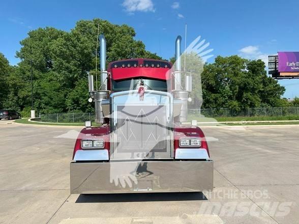 Kenworth W900L Tahače