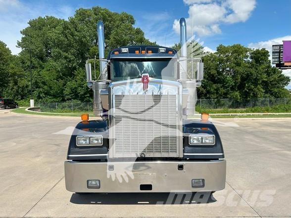 Kenworth W900L Tahače