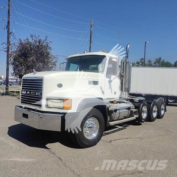 Mack CL733 Tahače