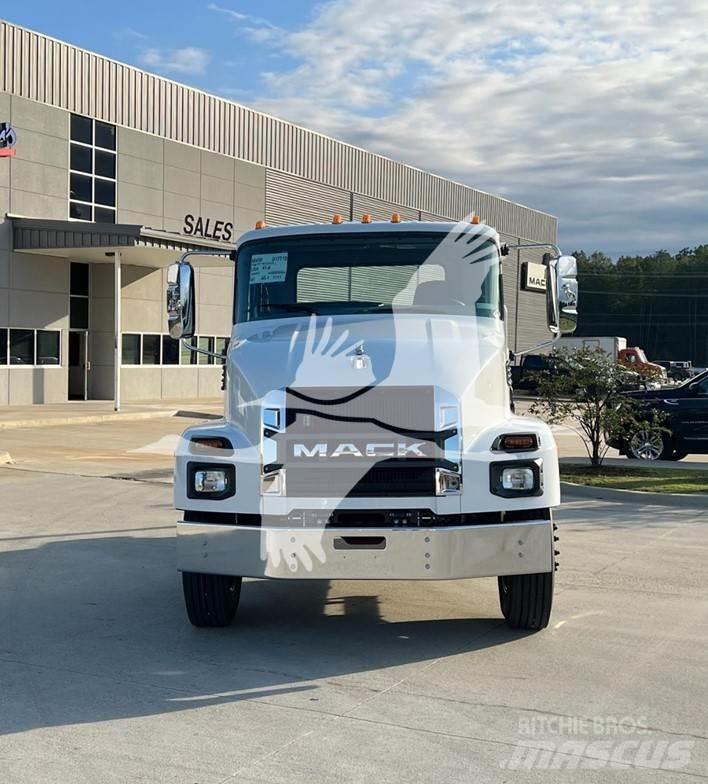 Mack MD6 Sklápěče