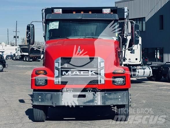 Mack MD6 Sklápěče