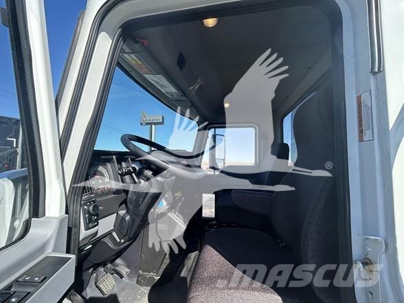 Mack MD6 Sklápěče