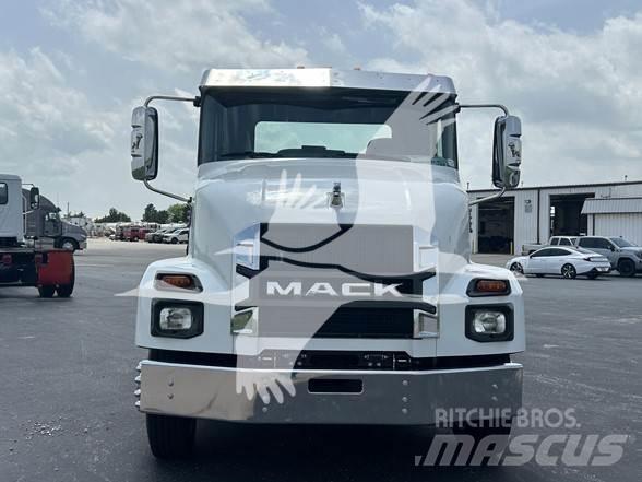Mack MD6 Nákladní vozidlo bez nástavby