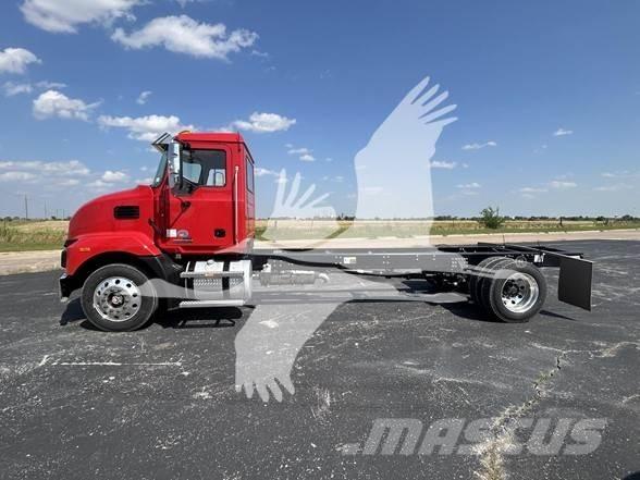 Mack MD6 Nákladní vozidlo bez nástavby