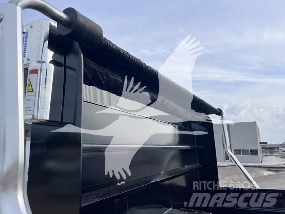 Mack MD6 Sklápěče