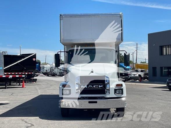 Mack MD6 Skříňová nástavba