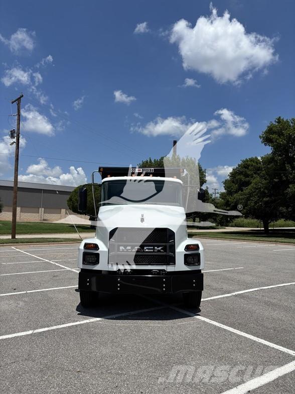 Mack MD6 Sklápěče