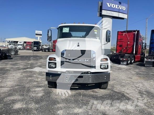 Mack MD6 Nákladní vozidlo bez nástavby