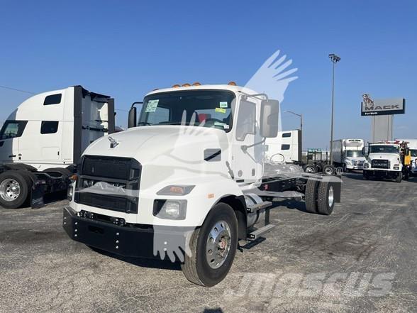 Mack MD6 Nákladní vozidlo bez nástavby