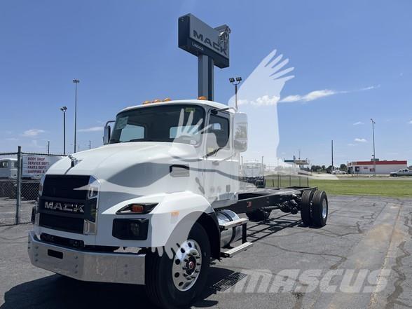 Mack MD6 Nákladní vozidlo bez nástavby