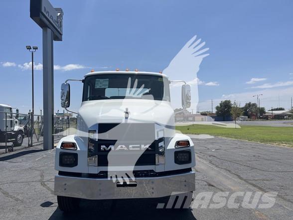 Mack MD6 Nákladní vozidlo bez nástavby