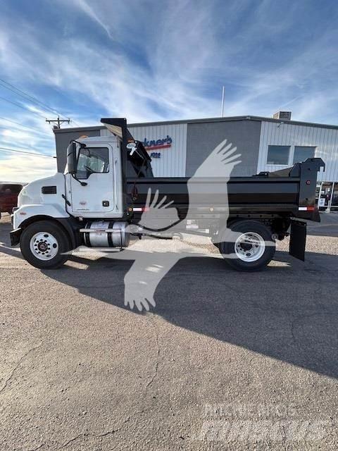 Mack MD7 Sklápěče