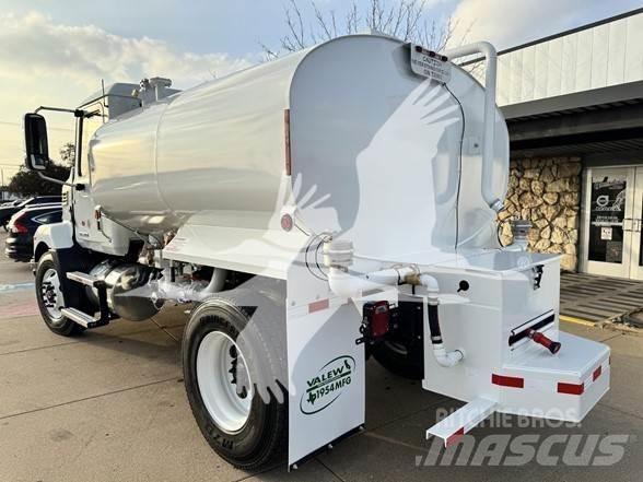 Mack MD7 Cisternové vozy