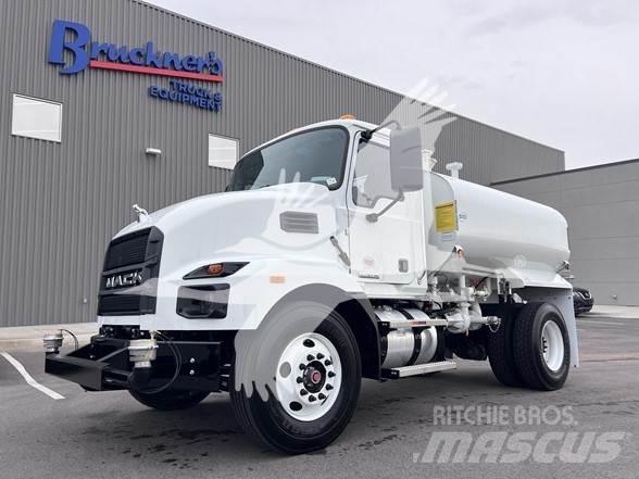 Mack MD7 Cisternové vozy