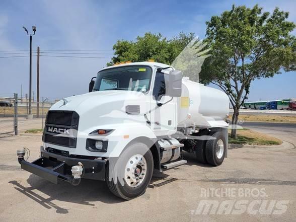 Mack MD7 Cisternové vozy