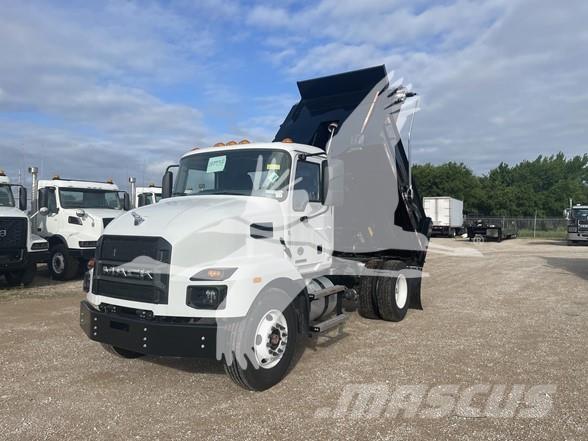 Mack MD7 Sklápěče