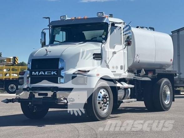 Mack MD7 Cisternové vozy