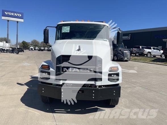 Mack MD7 Sklápěče