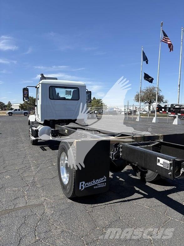 Mack MD7 Nákladní vozidlo bez nástavby