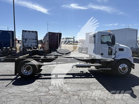 Mack MD7 Nákladní vozidlo bez nástavby