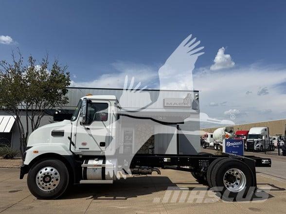 Mack MD7 Nákladní vozidlo bez nástavby