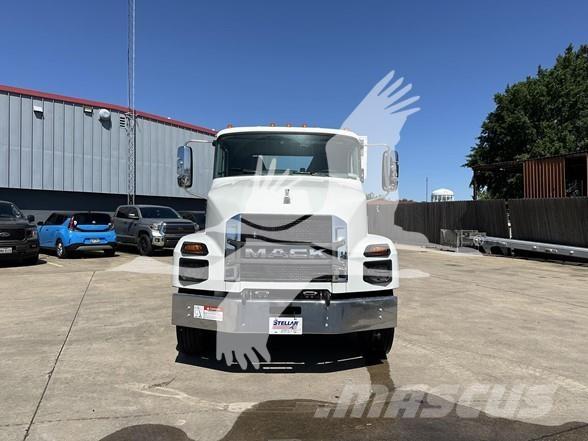 Mack MD7 Stavebnictví - ostatní