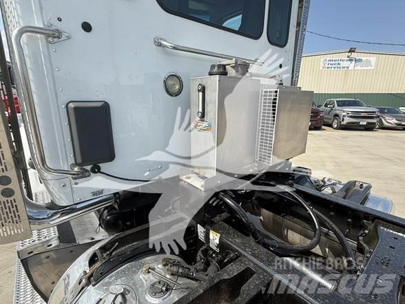 Peterbilt 567 Tahače