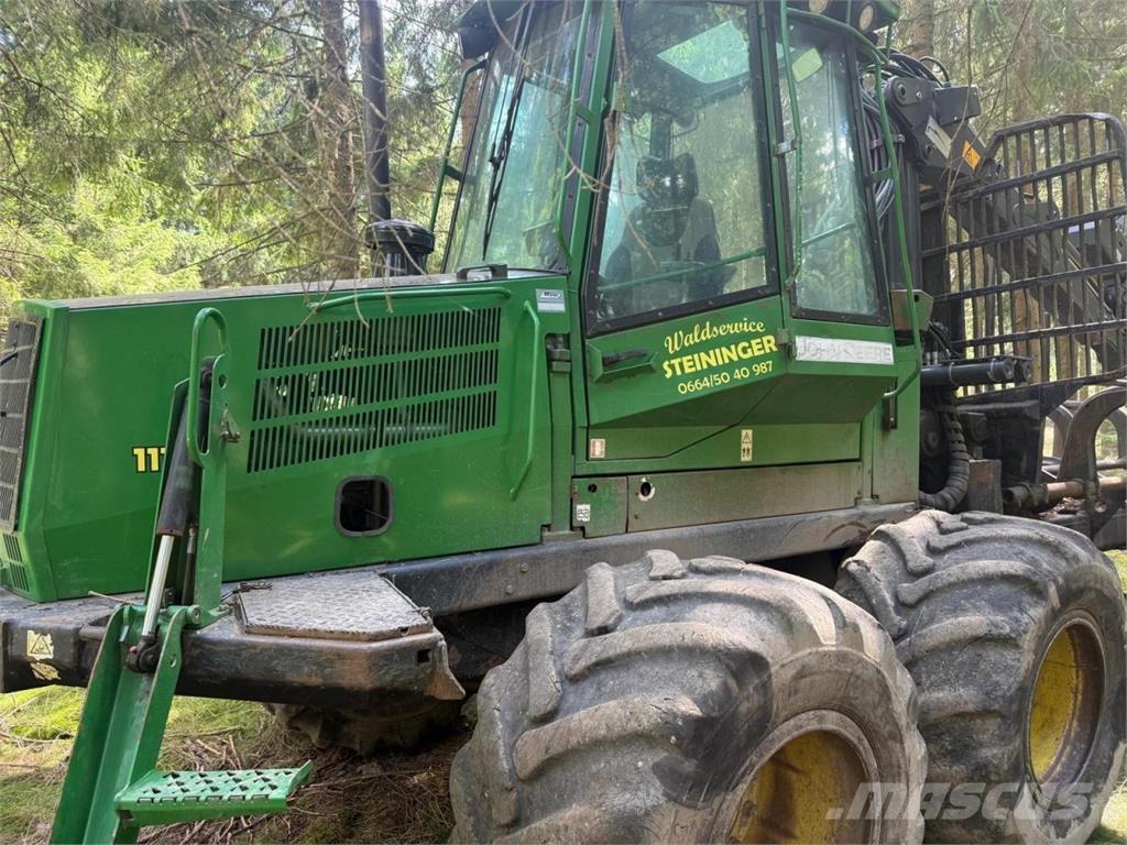 John Deere 1110 D Vyvážecí traktory