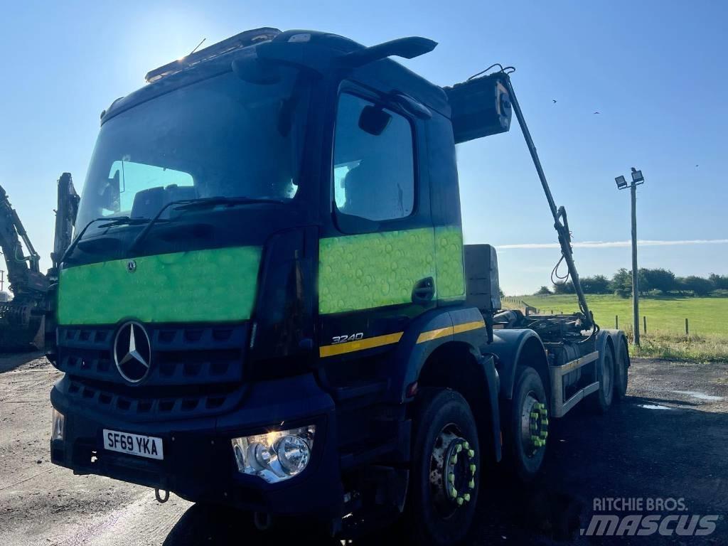 Mercedes-Benz 3240 Hákový nosič kontejnerů