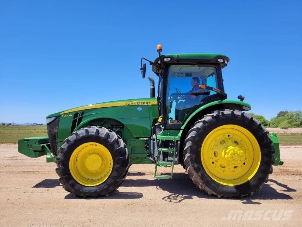John Deere 8310 R Traktory