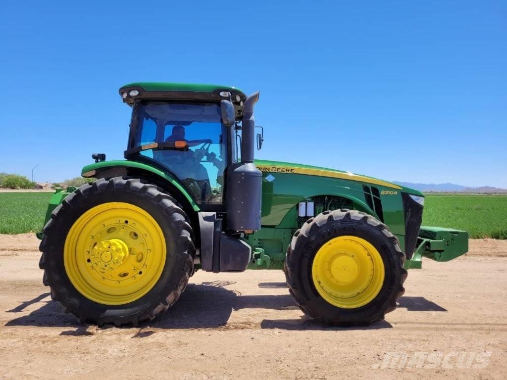 John Deere 8310 R Traktory