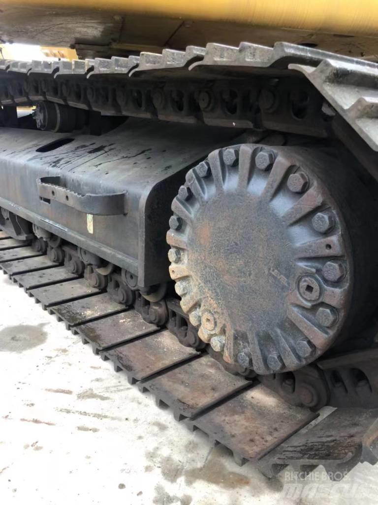 CAT 323 D Pásová rýpadla