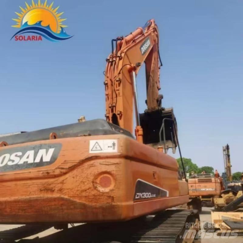 Doosan DX 300 Pásová rýpadla