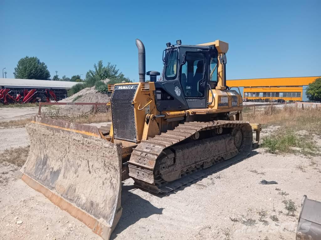 Komatsu D 61 EX-15 Pásové dozery