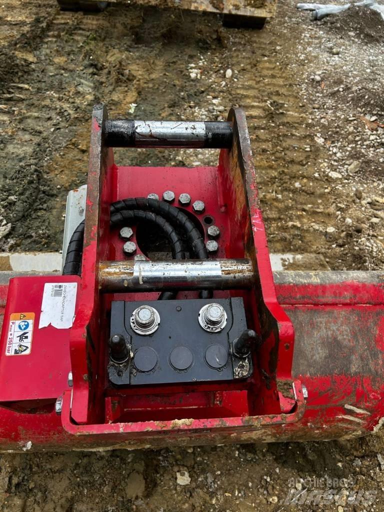 Takeuchi TB 290 Midi rýpadla 7t - 12t