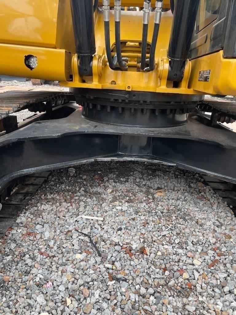 CAT 323GX Midi rýpadla 7t - 12t
