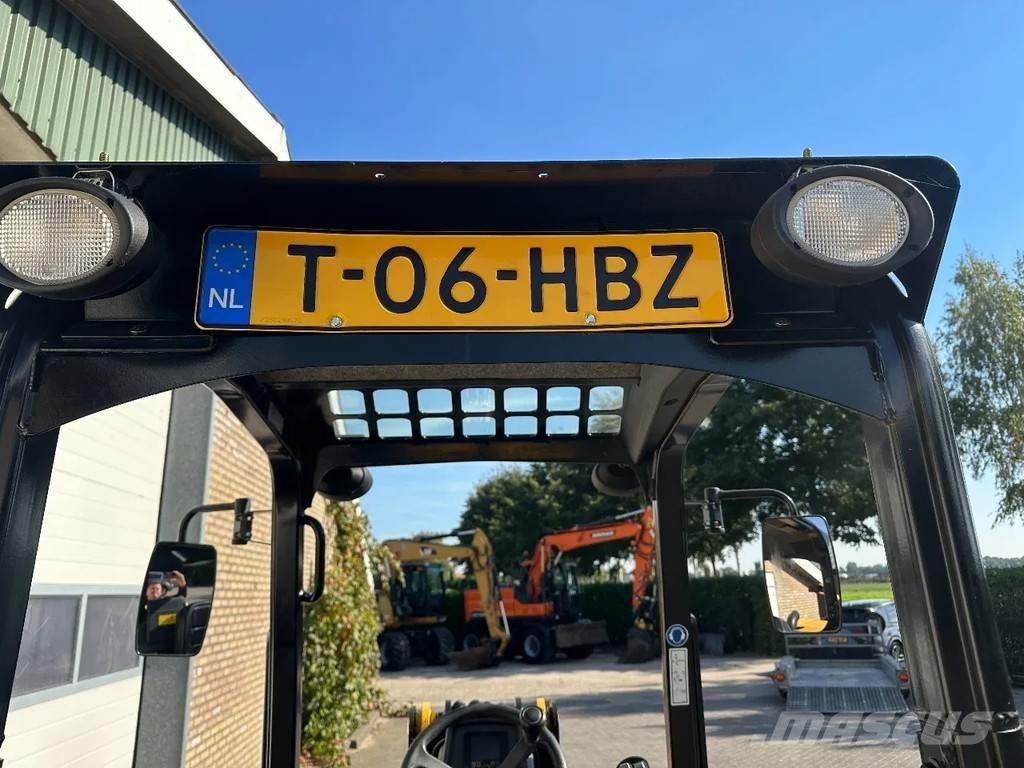 Gehl AL550 Kolové nakladače