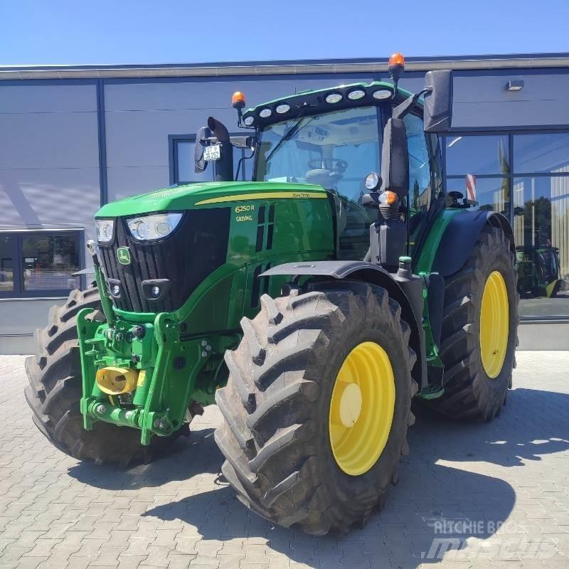 John Deere 6250R Traktory