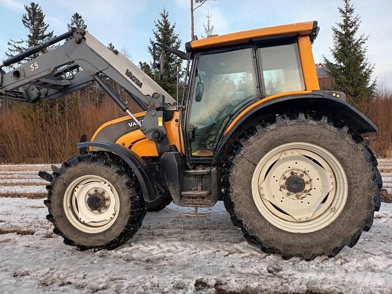 Valtra N 141 Hitech Traktory