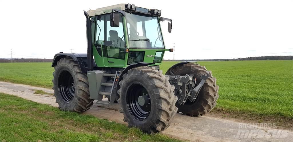 Fendt Xylon 520 Traktory