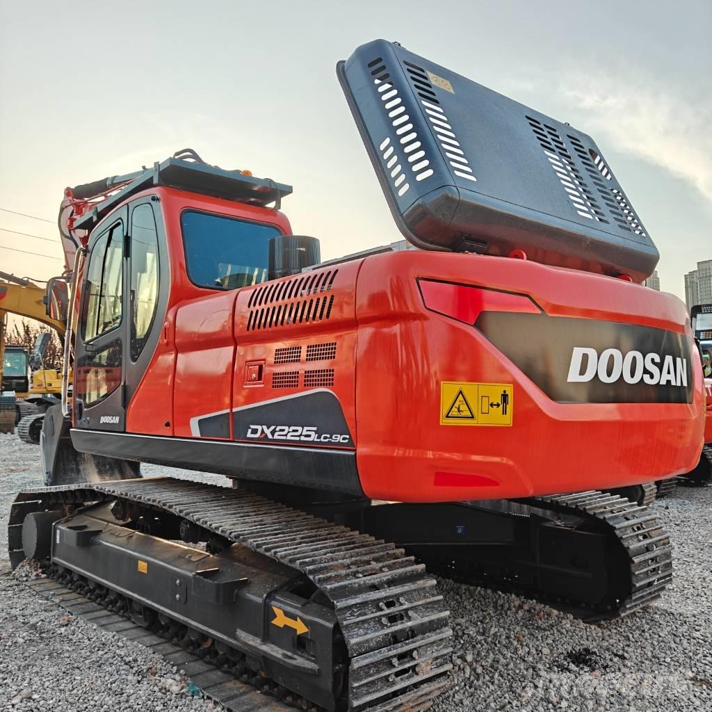 Doosan DX225LC-9C Pásová rýpadla
