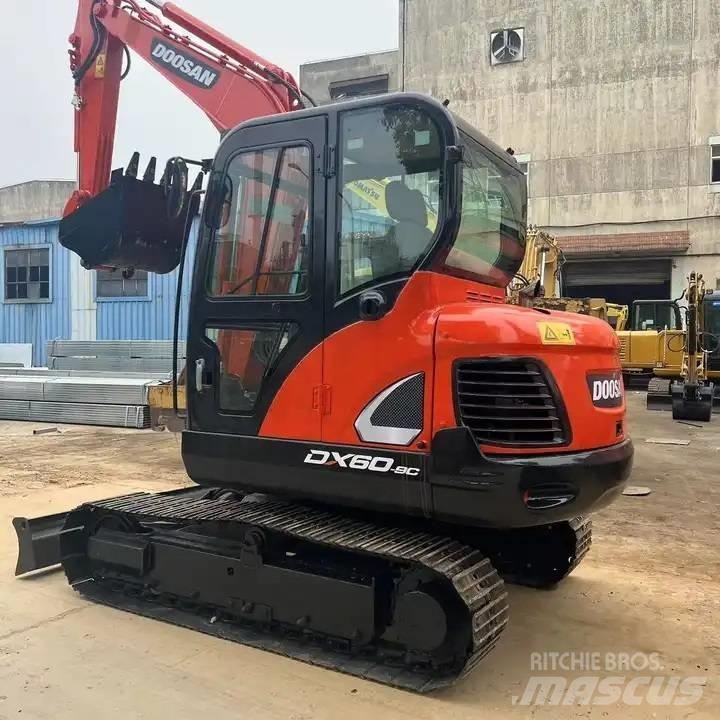 Doosan DX60 Pásová rýpadla