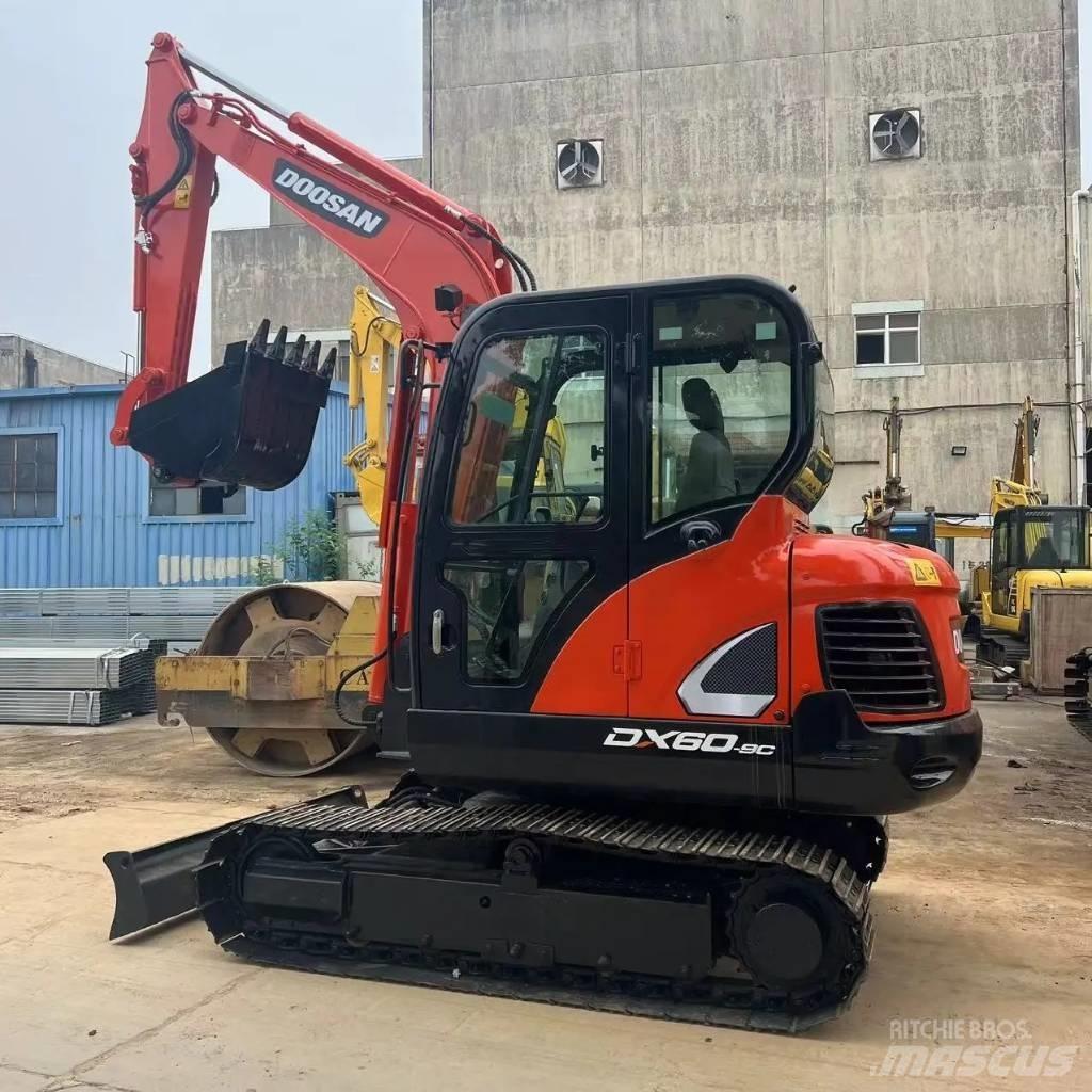 Doosan DX60 Pásová rýpadla