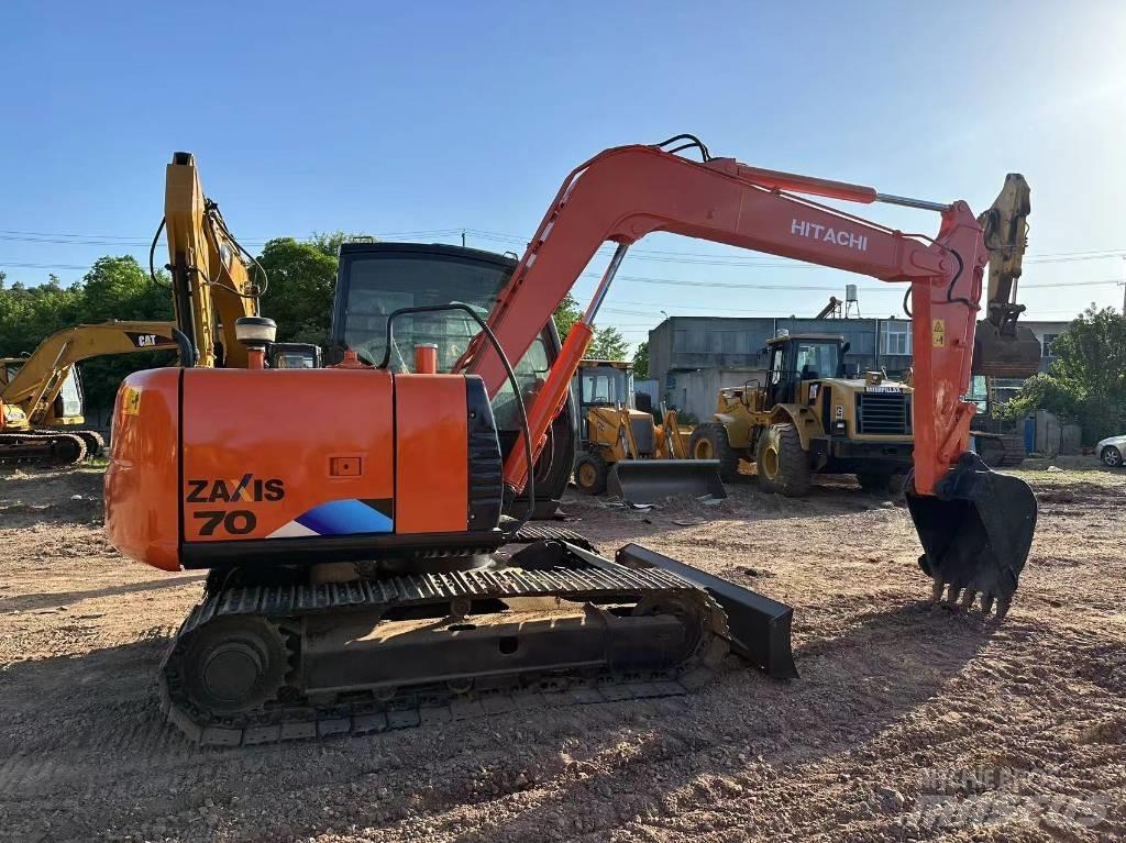 Hitachi ZX 70 Midi rýpadla 7t - 12t