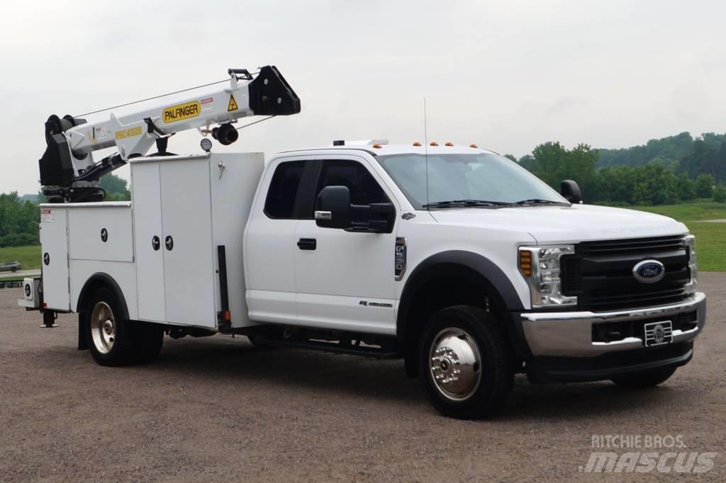 Ford F 550 XL SD Pásové jeřáby