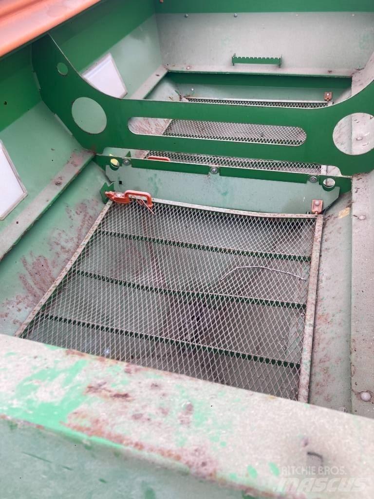 Amazone ZA-M 3000 Rozmetadlo minerálních hnojiv