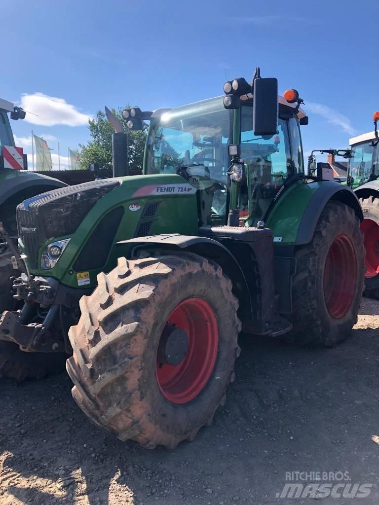 Fendt 724 Vario S4 Traktory