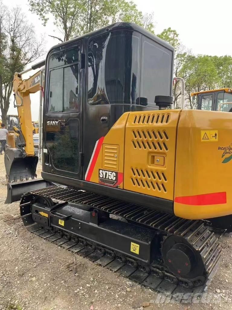 Sany SY75C Midi rýpadla 7t - 12t