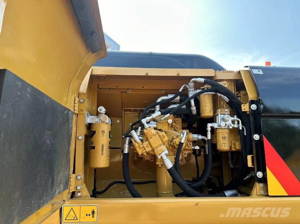 CAT 330D Pásová rýpadla
