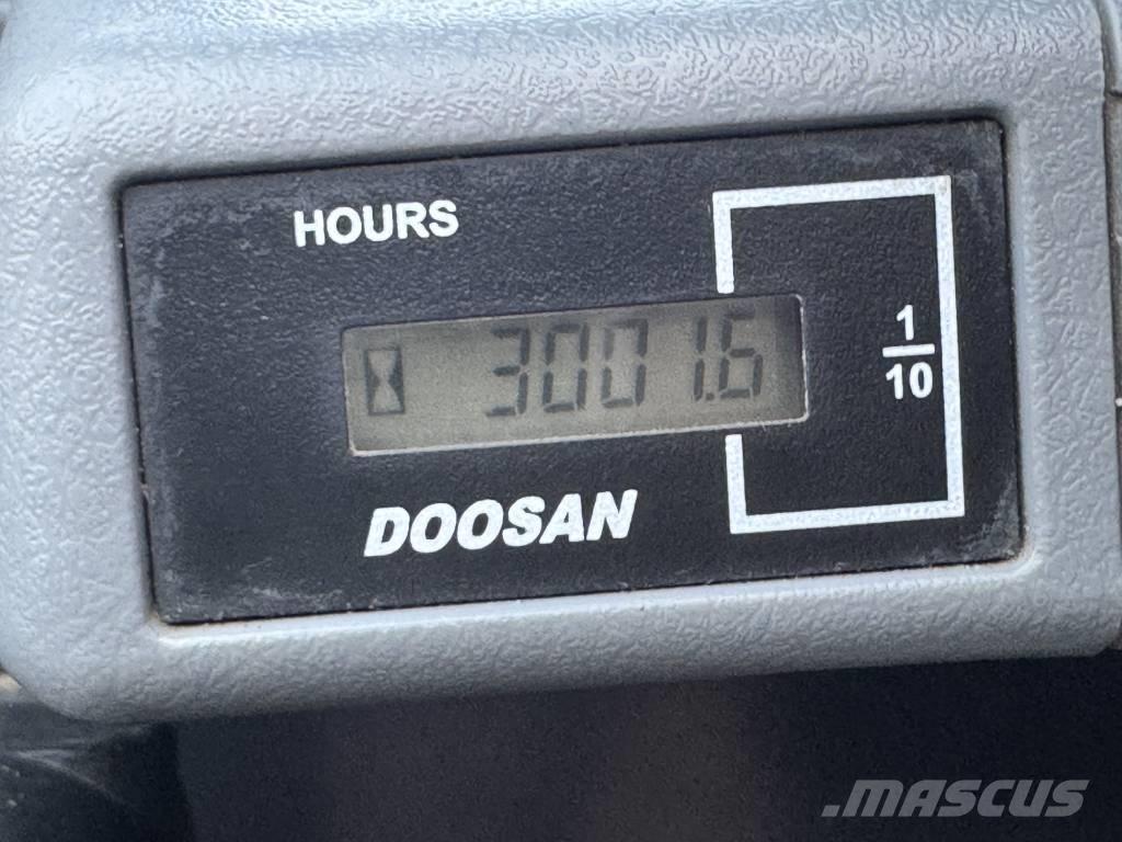 Doosan DX 63-3 Pásová rýpadla